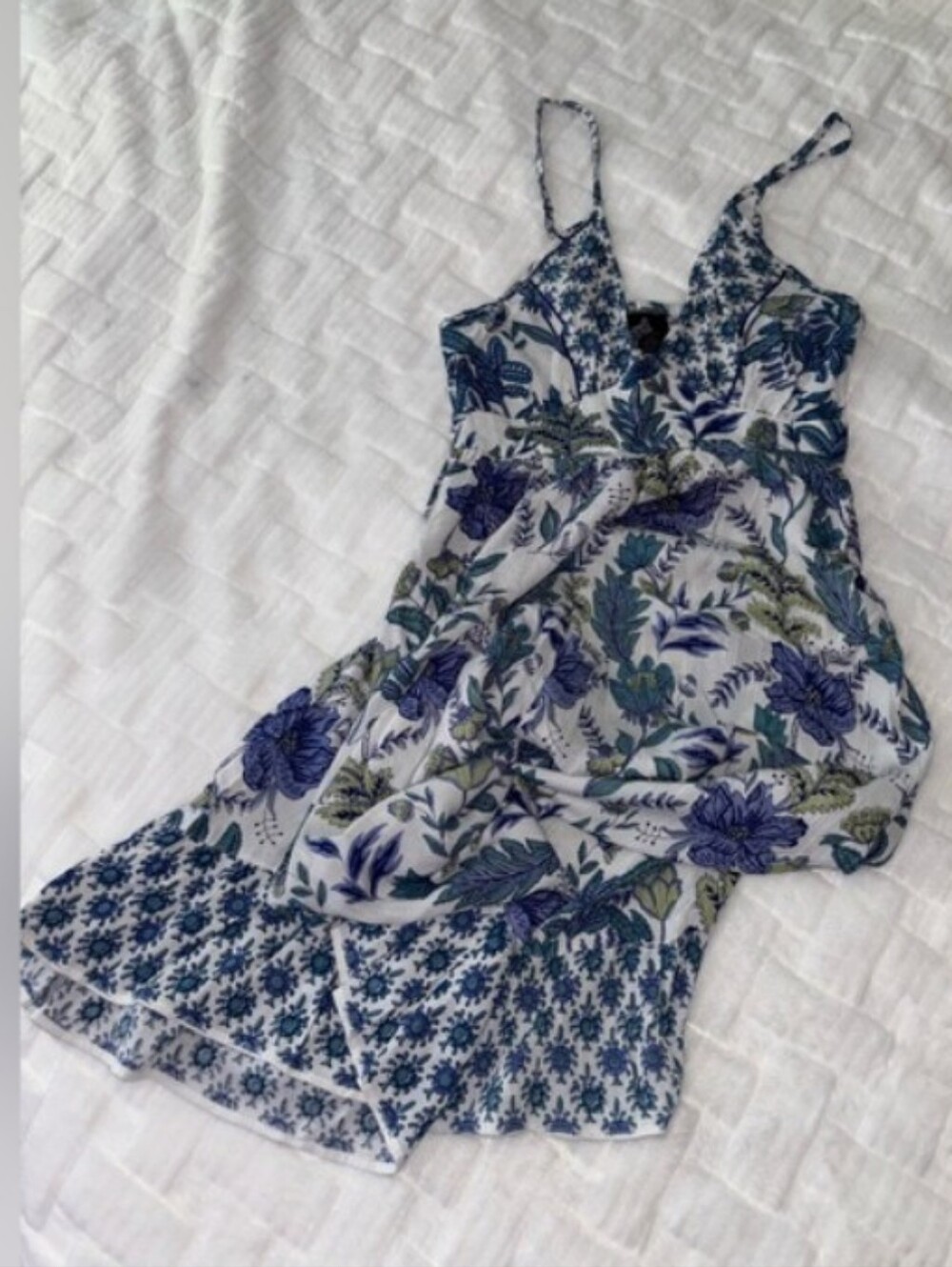 Angie Blue & White Floral V-Neck Wide-Leg Jumpsuit - Picture 2 of 5